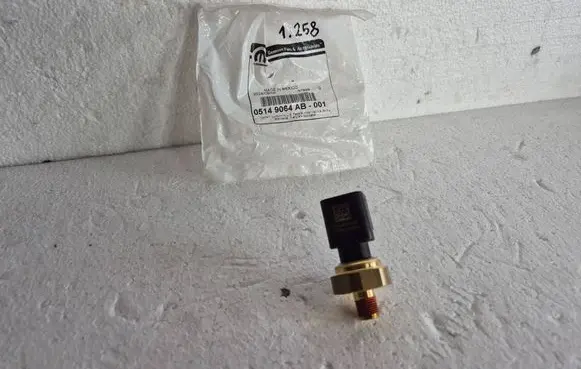Jeep Grand Cherokee (WK) Oil pressure sensor 5149064AB