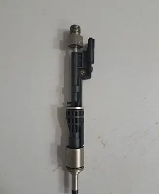 BMW 5 F10 F11 Fuel injector 7568607