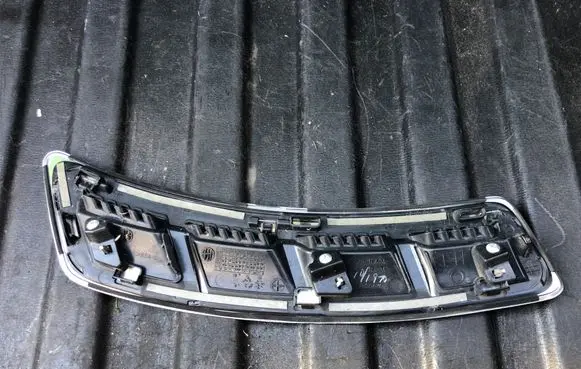 Infiniti FX Fender grill 638251CA0A