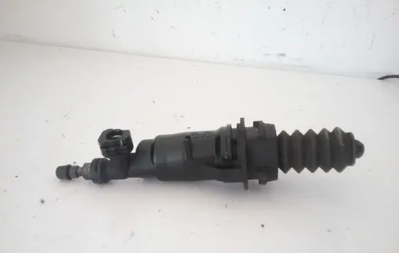 Clutch slave cylinder