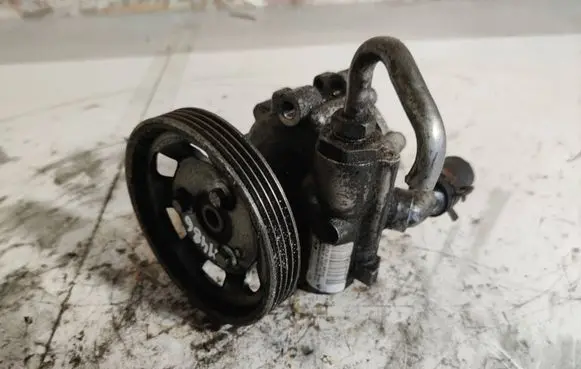 Dacia Logan II Power steering pump 7613955614 761395561 491101451R