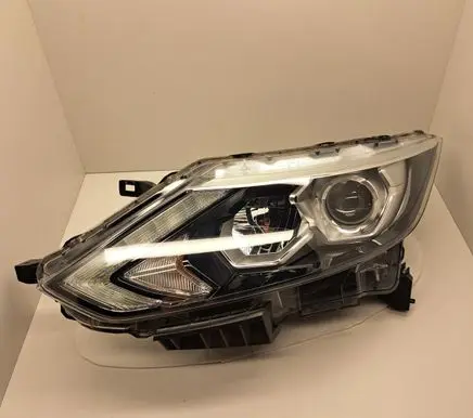 Nissan Qashqai Headlight/headlamp