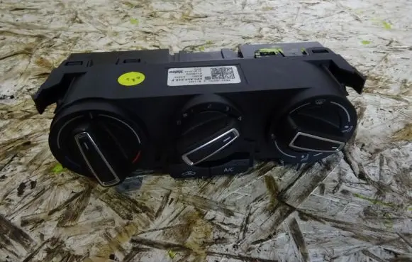 Seat Ibiza IV (6J,6P) Climate control unit 6P0820045F