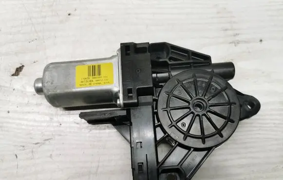 Volvo V60 Front door window regulator motor 966268102 110429