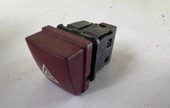Peugeot 207 Hazard light switch 96472122KR