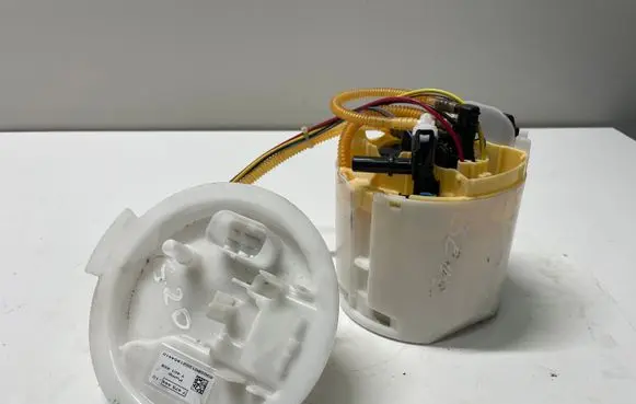 BMW 3 G20 G21 In-tank fuel pump 8473444