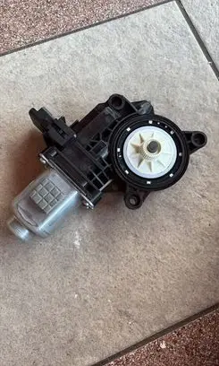 KIA Niro Front door window regulator motor 82450G5010