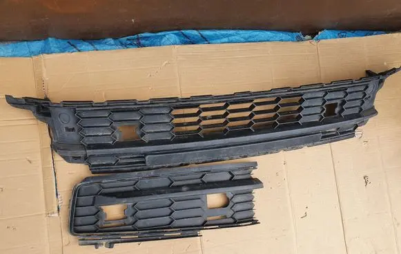 Skoda Kodiaq Front bumper lower grill 565853677A 565807368
