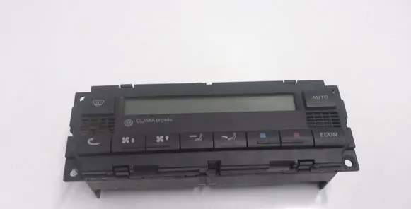 Volkswagen PASSAT B5.5 Climate control unit