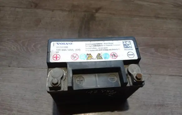Volvo V40 Car battery 31296300