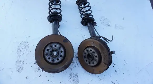 Volkswagen PASSAT B7 Front wheel hub spindle knuckle