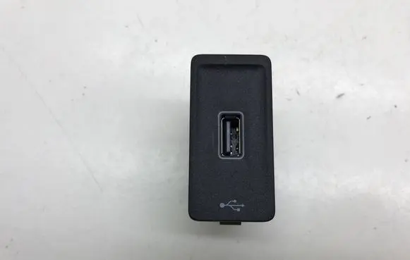 Volkswagen Touareg III USB socket connector 760035222 422000060830 09941007619