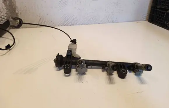 Peugeot 107 Fuel main line pipe 238140Q010A 232500Q010