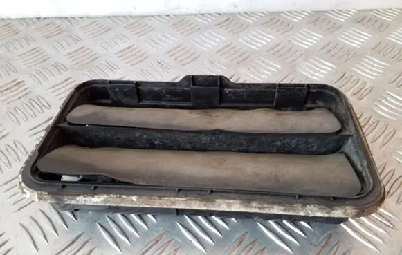 KIA Sorento Quarter panel pressure vent 975103K000
