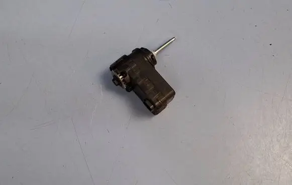 Headlight level adjustment motor