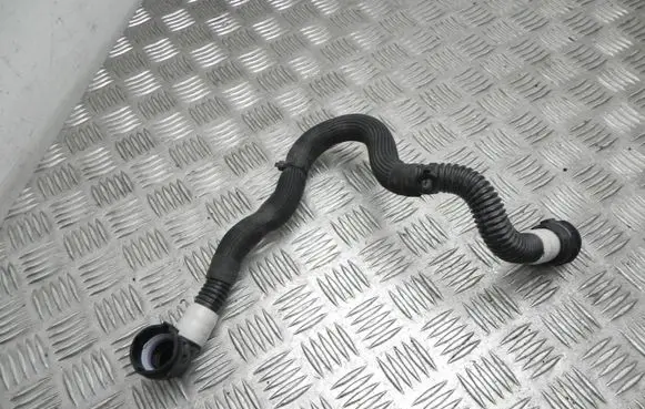 Tesla Model Y Engine coolant pipe/hose 1077594