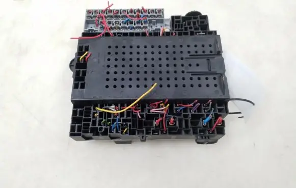 Volvo XC90 Fuse module 08679899