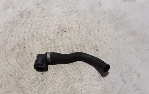 BMW 5 F10 F11 Engine coolant pipe/hose 8511761