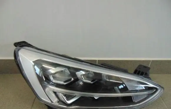 Ford Focus Headlight/headlamp JX7B13E014GE