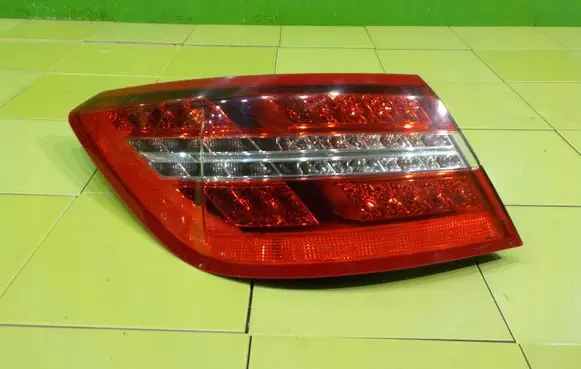 Mercedes-Benz E C207 W207 Rear/tail lights A2078200164 XP277