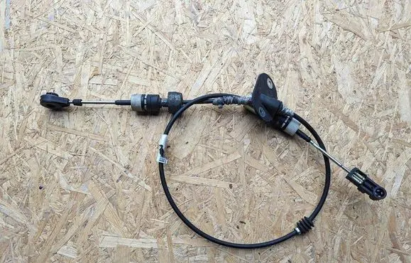 Volvo V70 Gear shift cable linkage 31259001