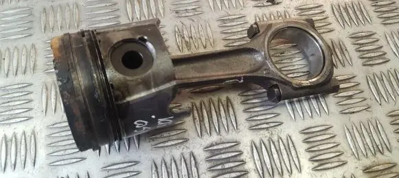 Citroen Xsara Picasso Piston with connecting rod