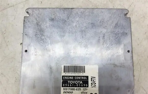 Toyota Avensis T250 Engine control unit/module 89661-05690