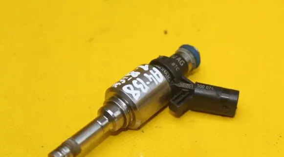 Audi A4 S4 B8 8K Fuel injector 06H906036H