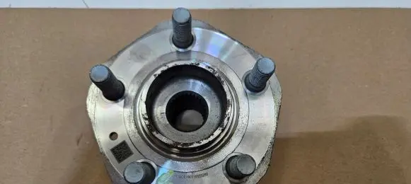 Tesla Model 3 Front wheel hub 104412100E