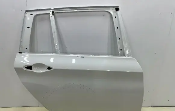 BMW 2 F46 Rear door