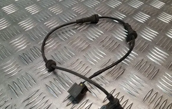 Nissan Juke I F15 ABS rear brake sensor 479001KA0A