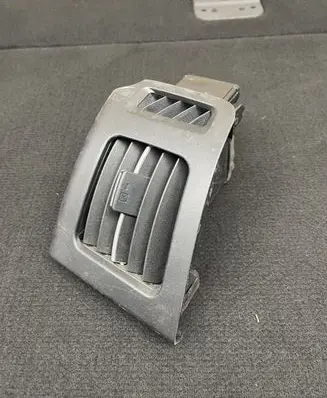 Toyota Prius (XW30) Dashboard side air vent grill/cover trim 5566047080 5565047070