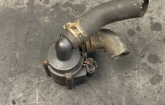 Volkswagen PASSAT B7 Electric auxiliary coolant/water pump 5N0965561