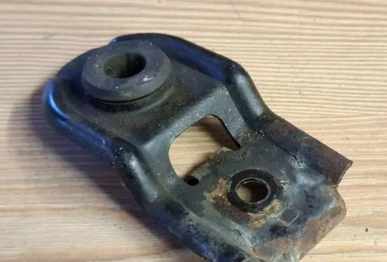 Subaru Legacy Radiator mount bracket 