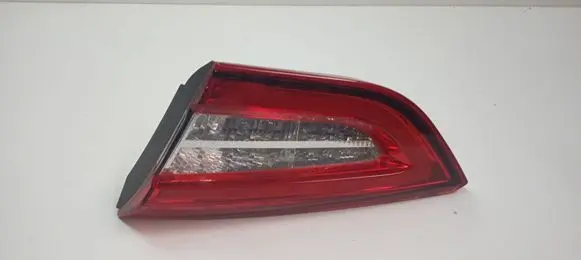 Maserati Quattroporte Tailgate rear/tail lights 670009228