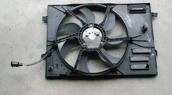 Seat Leon (5F) Electric radiator cooling fan 5Q0959455AL