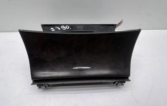 Mercedes-Benz CLS C219 Car ashtray A2116802852 170805 A211