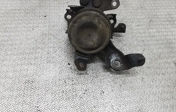 Toyota Corolla Verso E121 Engine mount bracket