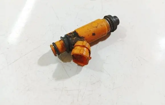 Subaru Forester SF Fuel injector 362083106