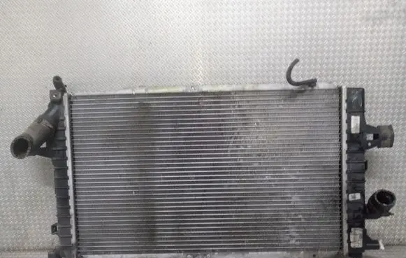 Opel Astra H Coolant radiator M003748