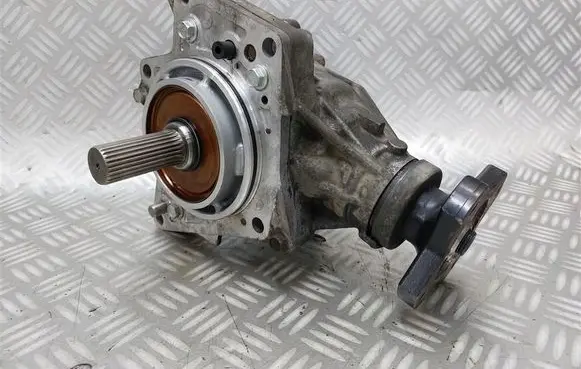 Nissan Qashqai Gearbox transfer box case 067022