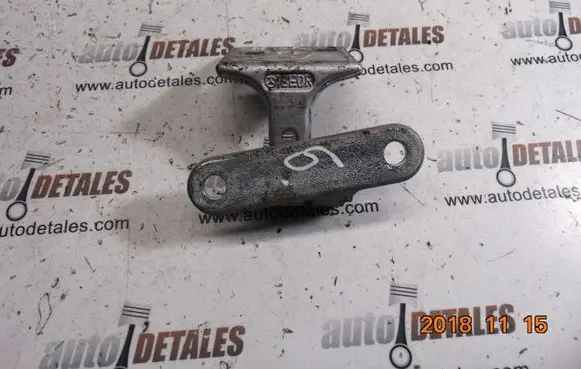 Mercedes-Benz A W168 Front door upper hinge