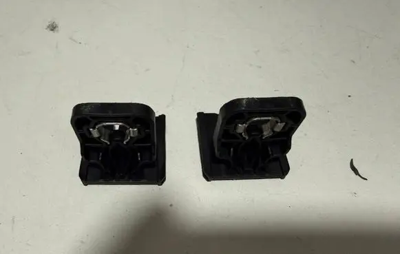 Audi A3 S3 8V Headlight/headlamp mounting bracket 8V0941453