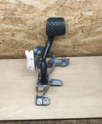 Porsche Cayenne (9Y0 9Y3) Brake pedal 4M1723117H 4KL723140A
