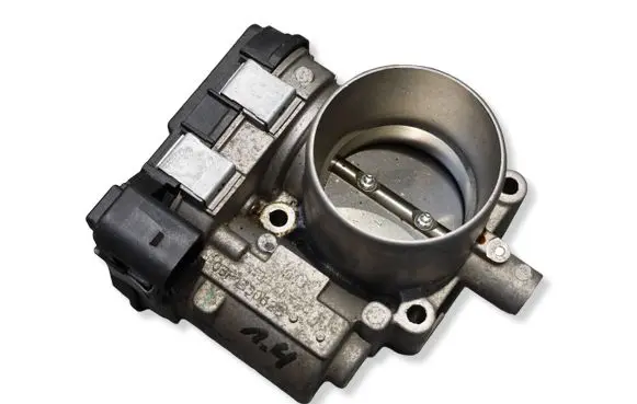 Volkswagen PASSAT B8 Throttle body valve 03F133062B