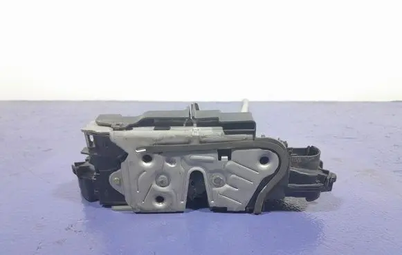 Skoda Octavia 985 Front door lock 5TB837015E