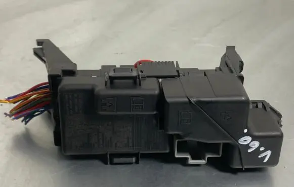 Volvo V60 Relay mounting block DPN13800159HWB