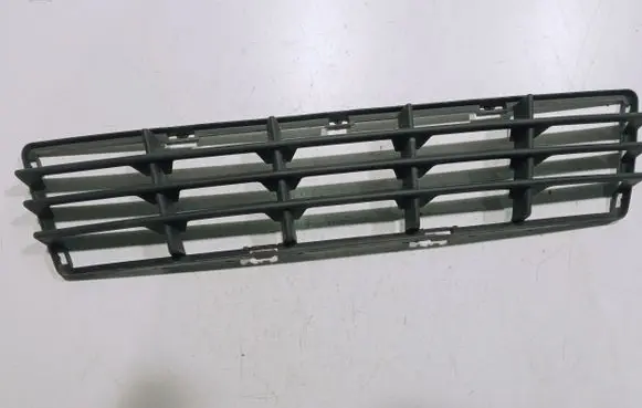 Volvo V50 Front bumper lower grill