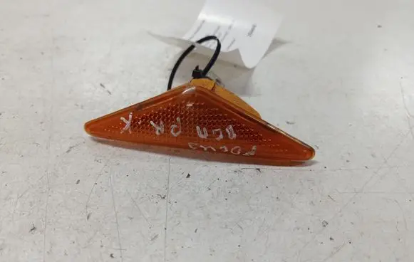 Ford Focus Front indicator light