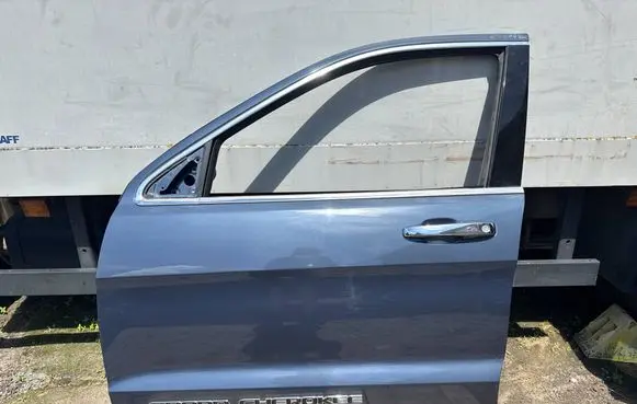 Jeep Grand Cherokee Front door